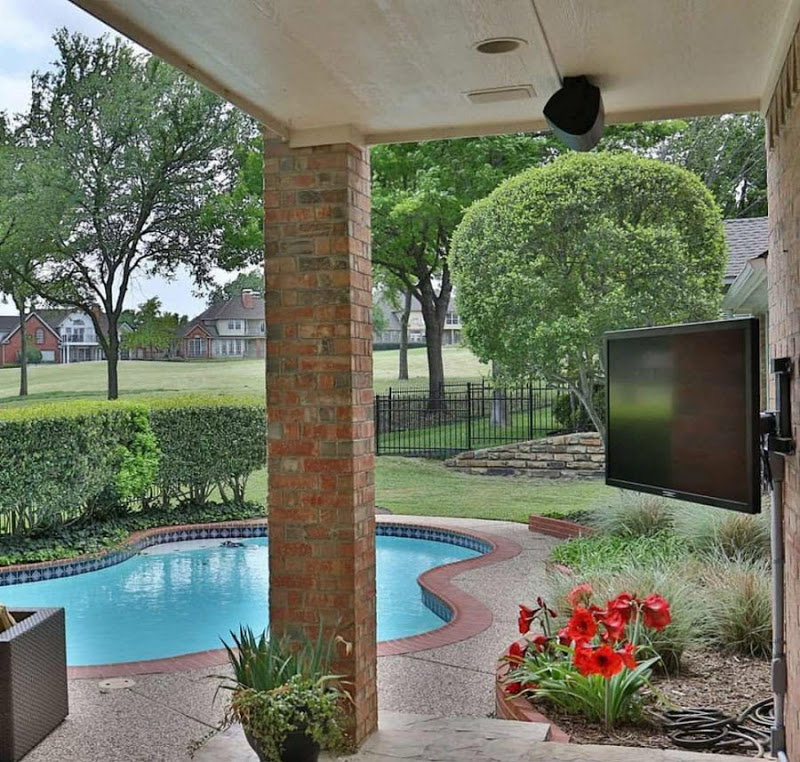 Sunbright Outdoor TV 2